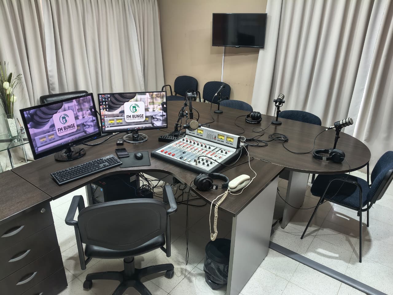 Estudio de FM Bunge